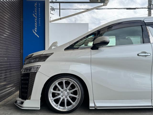 ヴェルファイア ２．５Ｚ　ＫＵＨＬエアロパーツ　ブリッツ車高調　ＷＯＲＫグノーシス２０インチホイール　ツインムーンルーフ　両側パワースライドドア　フリップダウンリアモニター　クルーズコントロール（67枚目）