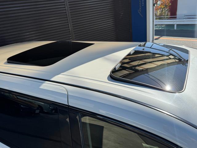 エルグランド ２５０ハイウェイスター　カールソン２０インチホイール　ＴＥＩＮ車高調　インパル４本出しマフラー　ヴァレンティＬＥＤテール　純正ナビ　電動フリップダウンモニター　ツインサンルーフ　両側パワースライドドア　アラウンドビュー（7枚目）