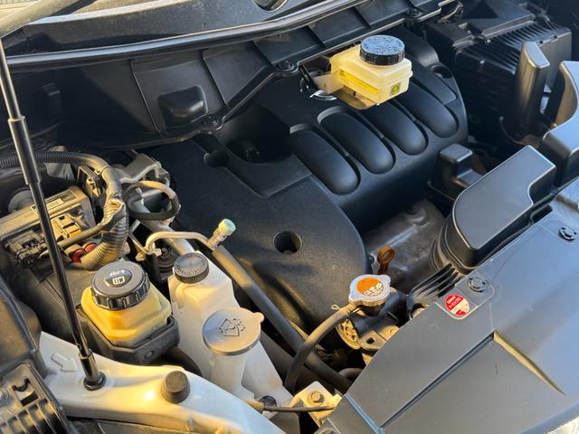 エルグランド ２５０ハイウェイスター　カールソン２０インチホイール　ＴＥＩＮ車高調　インパル４本出しマフラー　ヴァレンティＬＥＤテール　純正ナビ　電動フリップダウンモニター　ツインサンルーフ　両側パワースライドドア　アラウンドビュー（35枚目）