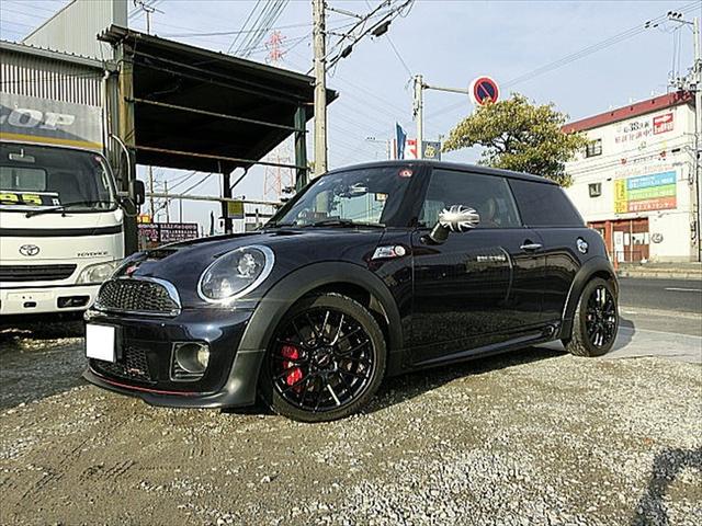 MINI ジョンクーパーワークス SONYポータブルナビ 6速AT ターボ 運転席&助手席エアバッグ ABS キーレスエントリー レザーシート センター2本出マフラー ユニオンジャックミラー(27枚目)