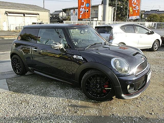 MINI ジョンクーパーワークス SONYポータブルナビ 6速AT ターボ 運転席&助手席エアバッグ ABS キーレスエントリー レザーシート センター2本出マフラー ユニオンジャックミラー(37枚目)