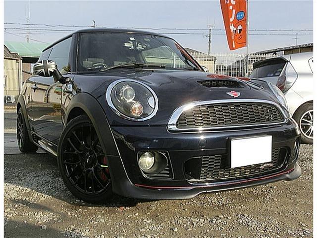 MINI ジョンクーパーワークス SONYポータブルナビ 6速AT ターボ 運転席&助手席エアバッグ ABS キーレスエントリー レザーシート センター2本出マフラー ユニオンジャックミラー(41枚目)