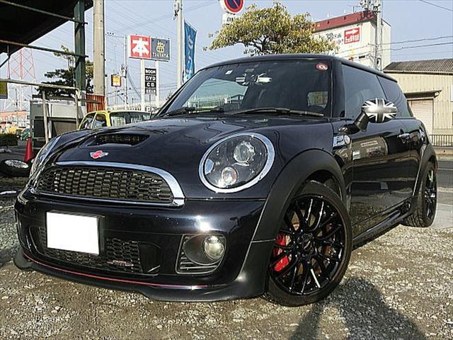 MINI ジョンクーパーワークス SONYポータブルナビ 6速AT ターボ 運転席&助手席エアバッグ ABS キーレスエントリー レザーシート センター2本出マフラー ユニオンジャックミラー(42枚目)