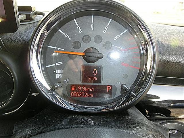 MINI ジョンクーパーワークス SONYポータブルナビ 6速AT ターボ 運転席&助手席エアバッグ ABS キーレスエントリー レザーシート センター2本出マフラー ユニオンジャックミラー(53枚目)