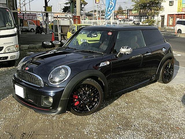 MINI ジョンクーパーワークス SONYポータブルナビ 6速AT ターボ 運転席&助手席エアバッグ ABS キーレスエントリー レザーシート センター2本出マフラー ユニオンジャックミラー(78枚目)