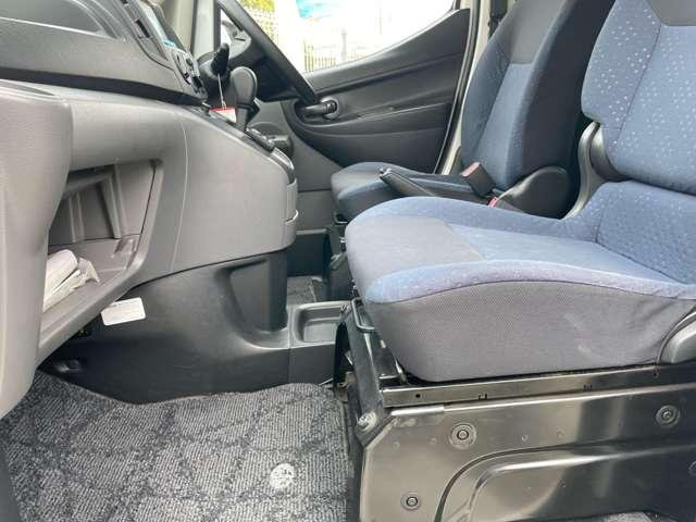 NV200バネットバン GX メモリーナビ ワンセグTV CD 電動ミラー キーレスエントリー エアコン パワステ パワーウインドウ プライバシーガラス 運転席エアバッグ ABS 取説 後席両側スライドドア(25枚目)