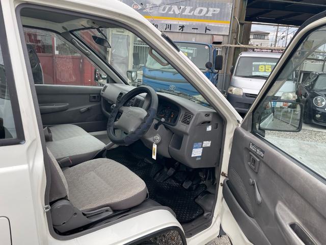 タウンエーストラック シングルジャストローDX スチールデッキ 三方開 4WD コラム5速MT ABS 運転席エアバッグ エアコン パワステ ETC 3人乗り 取説 メンテナンスノート(15枚目)