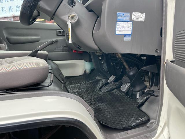 タウンエーストラック シングルジャストローDX スチールデッキ 三方開 4WD コラム5速MT ABS 運転席エアバッグ エアコン パワステ ETC 3人乗り 取説 メンテナンスノート(17枚目)