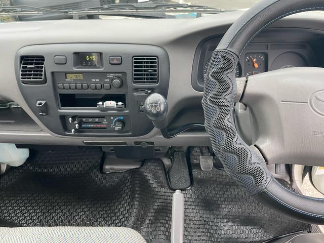 タウンエーストラック シングルジャストローDX スチールデッキ 三方開 4WD コラム5速MT ABS 運転席エアバッグ エアコン パワステ ETC 3人乗り 取説 メンテナンスノート(22枚目)