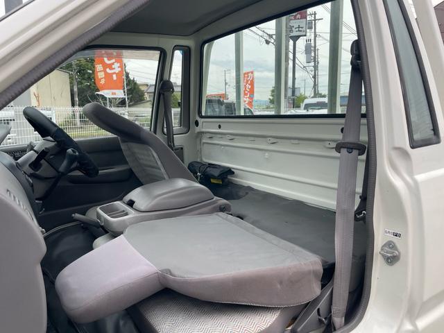 タウンエーストラック シングルジャストローDX スチールデッキ 三方開 4WD コラム5速MT ABS 運転席エアバッグ エアコン パワステ ETC 3人乗り 取説 メンテナンスノート(27枚目)