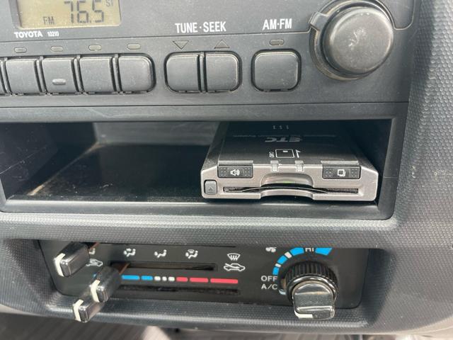 タウンエーストラック SシングルジャストローDX ロングスチールデッキ 三方開 コラム5速MT 1t ABS エアバッグ エアコン パワステ ETC 3人乗り 運転席エアバッグ 取説 保証付き(48枚目)