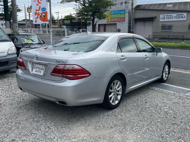 クラウン ロイヤルサルーン ワンオーナー スマートキー プッシュスタート HDDナビ フルセグTV バックカメラ ウッドコンビハンドル ETC ドラレコ パワーシート HID 運転席&助手席エアバッグ ABS 取説 スペアキー(10枚目)