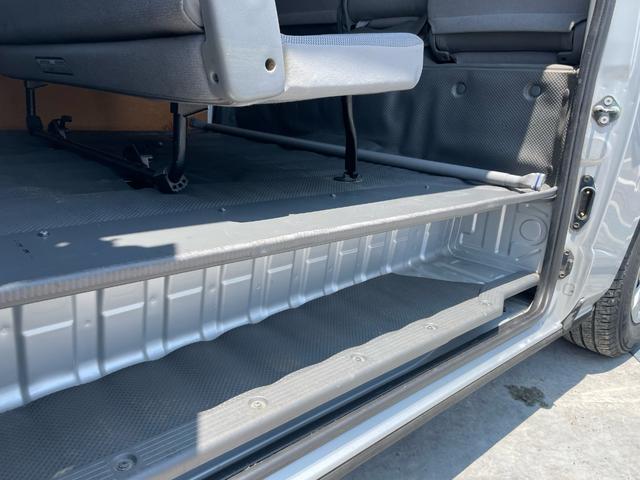 ハイエースバン ロングDX インパネ4速オートマ 運転席&助手席エアバッグ ABS エアコン パワステ パワーウインドウ CD ETC ドライブレコーダー 3人/6人乗り 後席両側スライドドア 取説 スペアキー(29枚目)