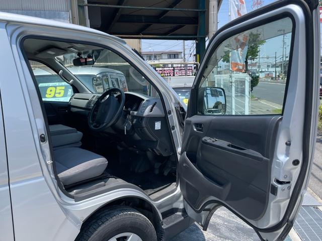 ハイエースバン ロングDX インパネ4速オートマ 運転席&助手席エアバッグ ABS エアコン パワステ パワーウインドウ CD ETC ドライブレコーダー 3人/6人乗り 後席両側スライドドア 取説 スペアキー(62枚目)