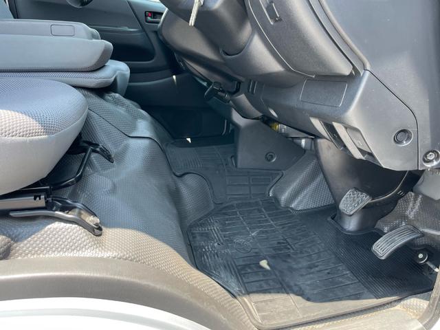 ハイエースバン ロングDX インパネ4速オートマ 運転席&助手席エアバッグ ABS エアコン パワステ パワーウインドウ CD ETC ドライブレコーダー 3人/6人乗り 後席両側スライドドア 取説 スペアキー(64枚目)