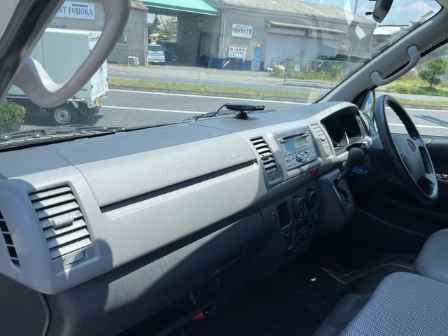 ハイエースバン ロングDX インパネ4速オートマ 運転席&助手席エアバッグ ABS エアコン パワステ パワーウインドウ CD ETC ドライブレコーダー 3人/6人乗り 後席両側スライドドア 取説 スペアキー(76枚目)