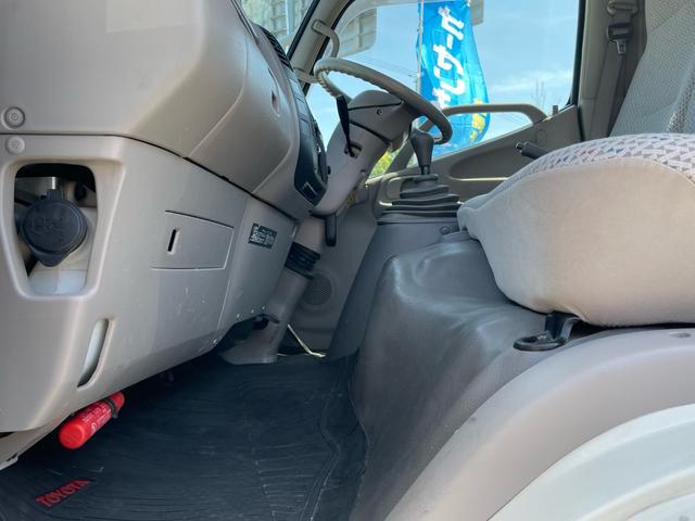 トヨエース ロングジャストロー 平ボディ 三方開 フロア5速MT 1.5t リアWタイヤ 3人乗り エアコン パワステ パワーウインドウ 運転席エアバッグ ETC(24枚目)