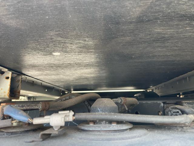 トヨエース ロングジャストロー 平ボディ 三方開 フロア5速MT 1.5t リアWタイヤ 3人乗り エアコン パワステ パワーウインドウ 運転席エアバッグ ETC(39枚目)