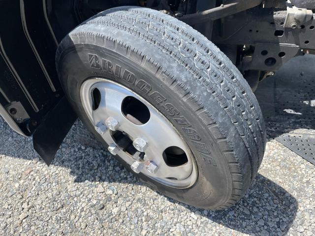 トヨエース ロングジャストロー 平ボディ 三方開 フロア5速MT 1.5t リアWタイヤ 3人乗り エアコン パワステ パワーウインドウ 運転席エアバッグ ETC(42枚目)