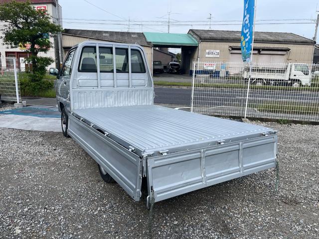 ライトエーストラック ロングSシングルジャストローDX ロングスチールデッキ 三方開 コラム5速MT 1t ABS 運転席エアバッグ エアコン パワステ ETC 3人乗り 取説 メンテナンスノート(13枚目)