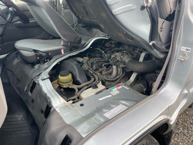 ライトエーストラック ロングSシングルジャストローDX ロングスチールデッキ 三方開 コラム5速MT 1t ABS 運転席エアバッグ エアコン パワステ ETC 3人乗り 取説 メンテナンスノート(30枚目)