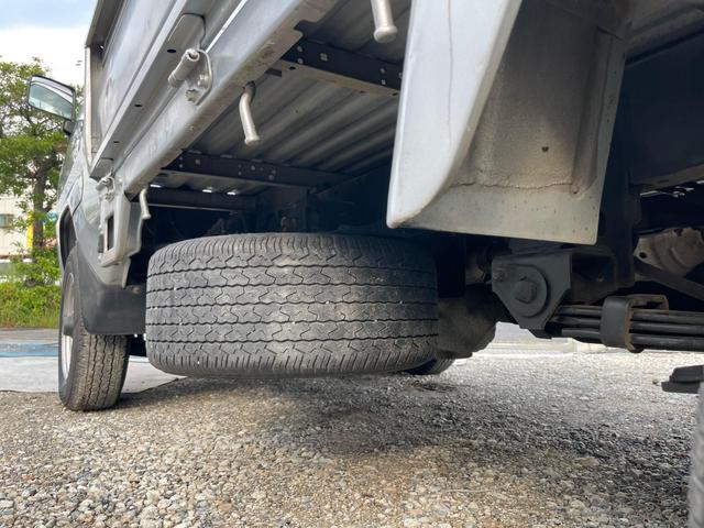 ライトエーストラック ロングSシングルジャストローDX ロングスチールデッキ 三方開 コラム5速MT 1t ABS 運転席エアバッグ エアコン パワステ ETC 3人乗り 取説 メンテナンスノート(39枚目)