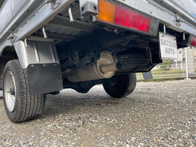 ライトエーストラック ロングSシングルジャストローDX ロングスチールデッキ 三方開 コラム5速MT 1t ABS 運転席エアバッグ エアコン パワステ ETC 3人乗り 取説 メンテナンスノート(40枚目)