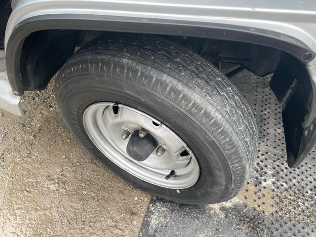 ライトエーストラック ロングSシングルジャストローDX ロングスチールデッキ 三方開 コラム5速MT 1t ABS 運転席エアバッグ エアコン パワステ ETC 3人乗り 取説 メンテナンスノート(44枚目)