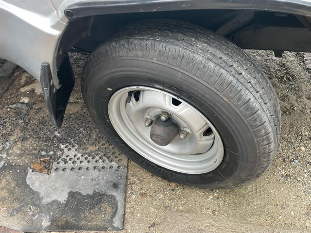 ライトエーストラック ロングSシングルジャストローDX ロングスチールデッキ 三方開 コラム5速MT 1t ABS 運転席エアバッグ エアコン パワステ ETC 3人乗り 取説 メンテナンスノート(45枚目)