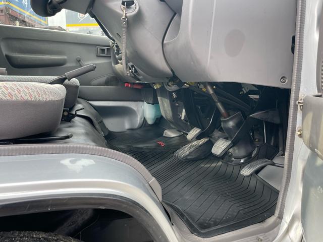 ライトエーストラック ロングSシングルジャストローDX ロングスチールデッキ 三方開 コラム5速MT 1t ABS 運転席エアバッグ エアコン パワステ ETC 3人乗り 取説 メンテナンスノート(64枚目)