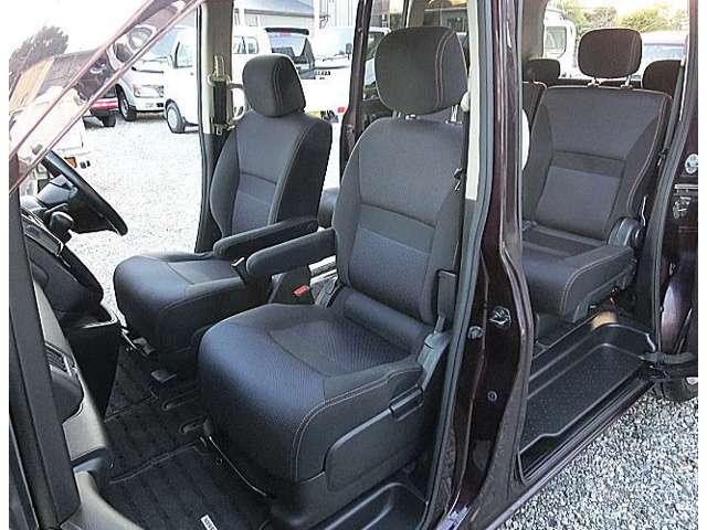 セレナ ハイウェイスター　Ｖエアロセレクション　社外ナビ　インテリキー２本　両側パワースライドドア　ＥＴＣ（8枚目）