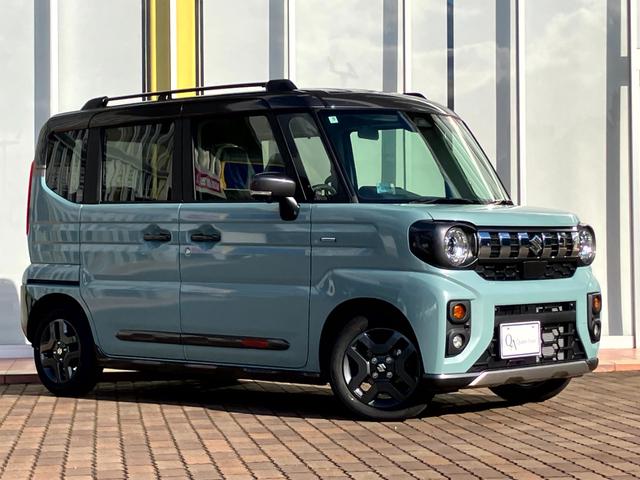 スペーシアギア ハイブリッドＸＺ　届出済未使用車／スズキコネクトナビ／全方位カメラ／ＤＶＤ・ＣＤ再生可／ルーフレール／前席シートヒーター／ステアリングヒーター／ＬＥＤヘッドライト／ヘッドアップディスプレイ／クルーズコントロール（5枚目）