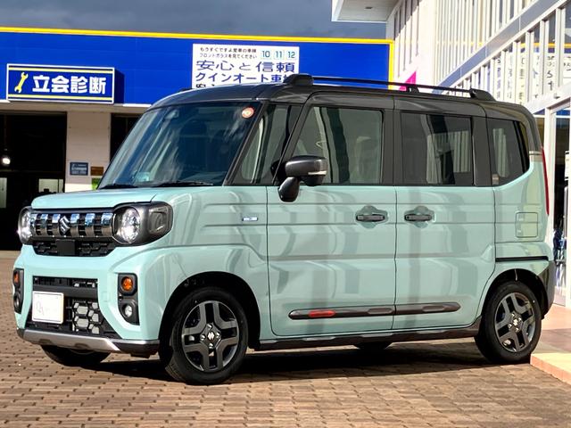スペーシアギア ハイブリッドＸＺ　届出済未使用車／スズキコネクトナビ／全方位カメラ／ＤＶＤ・ＣＤ再生可／ルーフレール／前席シートヒーター／ステアリングヒーター／ＬＥＤヘッドライト／ヘッドアップディスプレイ／クルーズコントロール（7枚目）