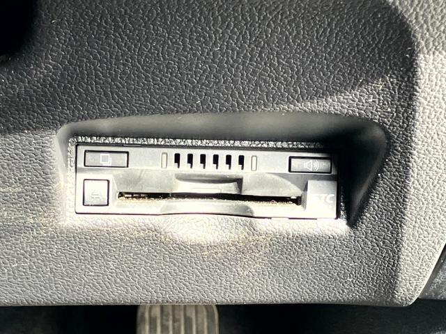 プリウス Sセーフティプラス トヨタセーフティーセンス/ワンオーナー車/純正ナビ/バックカメラ/フルセグTV/ステアリングスイッチ/クルーズコントロール/ETC/LEDヘッドライト/オートライト/フォグライト(22枚目)