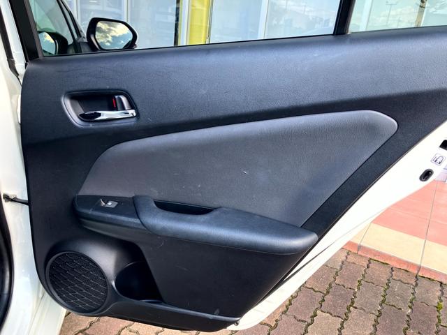 プリウス Sセーフティプラス トヨタセーフティーセンス/ワンオーナー車/純正ナビ/バックカメラ/フルセグTV/ステアリングスイッチ/クルーズコントロール/ETC/LEDヘッドライト/オートライト/フォグライト(42枚目)