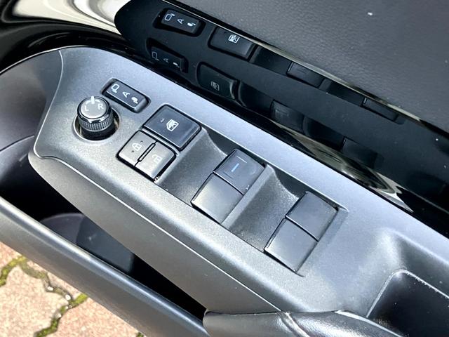 アクア Ｚ　純正ナビ／全方位カメラ／フルセグＴＶ／Ｂｌｕｅｔｏｏｔｈオーディオ／ステアリングスイッチ／クルーズコントロール／ＬＥＤヘッドライト／フォグライト／オートハイビーム／ＥＴＣ２．０／スペアタイヤ（31枚目）