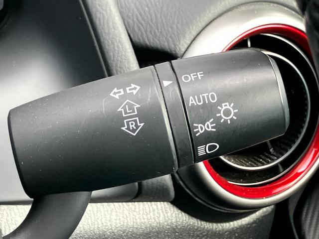 MAZDA2 15S ブラックトーンエディション 純正ナビ フルセグTV 360度ビューカメラ クルーズコントロール パドルシフト レーンキープ ETC アイストップ ヘッドアップディスプレイ(18枚目)