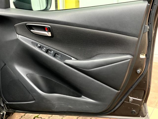 MAZDA2 15S ブラックトーンエディション 純正ナビ フルセグTV 360度ビューカメラ クルーズコントロール パドルシフト レーンキープ ETC アイストップ ヘッドアップディスプレイ(36枚目)