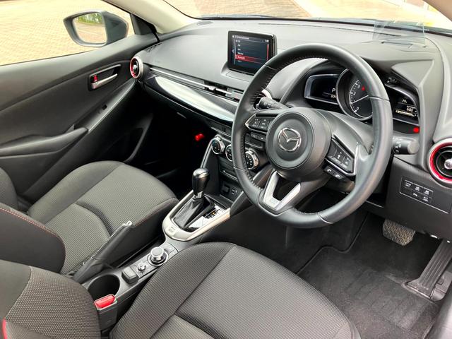 MAZDA2 15S ブラックトーンエディション 純正ナビ フルセグTV 360度ビューカメラ クルーズコントロール パドルシフト レーンキープ ETC アイストップ ヘッドアップディスプレイ(37枚目)