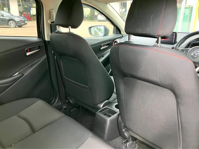 MAZDA2 15S ブラックトーンエディション 純正ナビ フルセグTV 360度ビューカメラ クルーズコントロール パドルシフト レーンキープ ETC アイストップ ヘッドアップディスプレイ(47枚目)