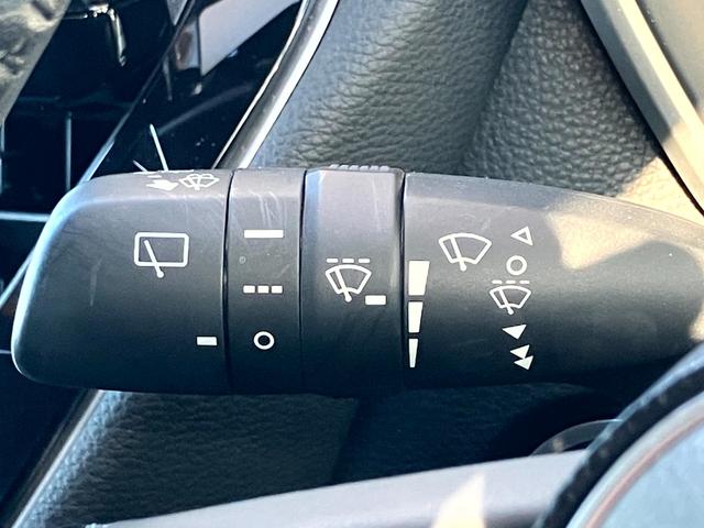 カローラスポーツ Ｇ　６速ＭＴ／１．２ターボ車／ＴＲＤエアロ（フロント）・トヨタ８６用１８インチアルミ・トヨタセーフティーセンス・純正ナビ・バックカメラ・ＥＴＣ・クルーズコントロール・前席シートヒーター・電動パーキング（19枚目）