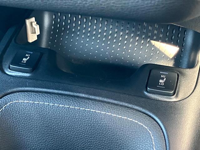 カローラスポーツ Ｇ　６速ＭＴ／１．２ターボ車／ＴＲＤエアロ（フロント）・トヨタ８６用１８インチアルミ・トヨタセーフティーセンス・純正ナビ・バックカメラ・ＥＴＣ・クルーズコントロール・前席シートヒーター・電動パーキング（28枚目）