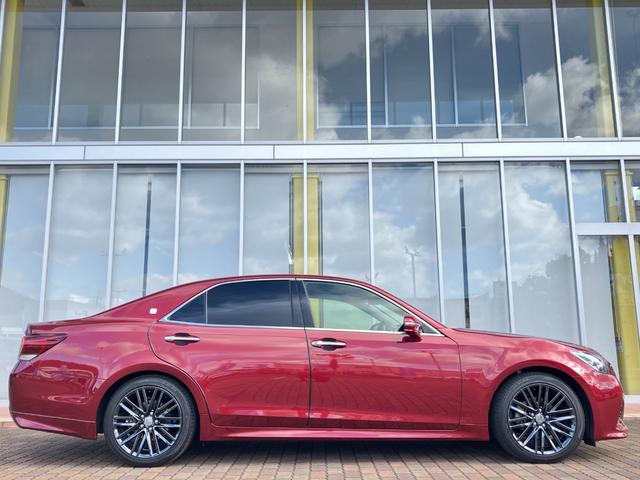 クラウン アスリートS-T J-フロンティアリミテッド 黒本革エアシート/メーカーナビ/バックカメラ/レーダークルコン/Bluetoothオーディオ/Blu-ray再生/純正18インチメッキアルミ/LEDヘッドライト/フォグライト/パドルシフト/ETC(2枚目)