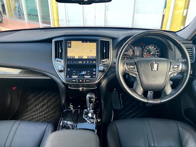 クラウン アスリートS-T J-フロンティアリミテッド 黒本革エアシート/メーカーナビ/バックカメラ/レーダークルコン/Bluetoothオーディオ/Blu-ray再生/純正18インチメッキアルミ/LEDヘッドライト/フォグライト/パドルシフト/ETC(7枚目)