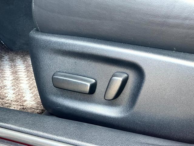 クラウン アスリートS-T J-フロンティアリミテッド 黒本革エアシート/メーカーナビ/バックカメラ/レーダークルコン/Bluetoothオーディオ/Blu-ray再生/純正18インチメッキアルミ/LEDヘッドライト/フォグライト/パドルシフト/ETC(44枚目)