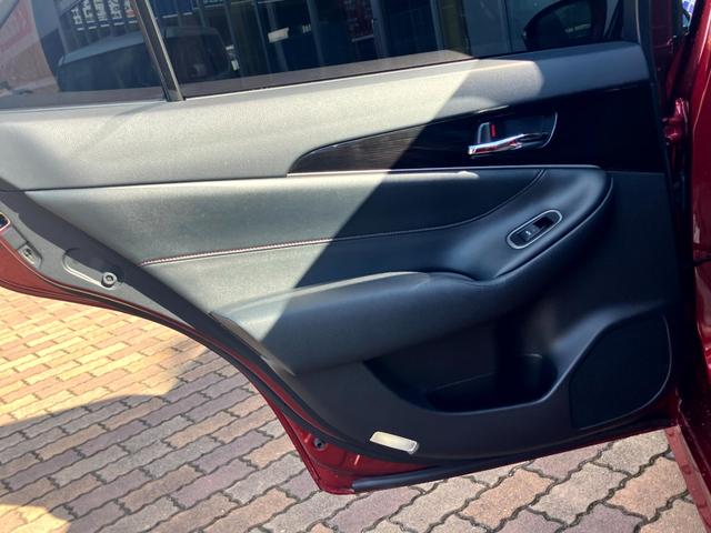 クラウン アスリートS-T J-フロンティアリミテッド 黒本革エアシート/メーカーナビ/バックカメラ/レーダークルコン/Bluetoothオーディオ/Blu-ray再生/純正18インチメッキアルミ/LEDヘッドライト/フォグライト/パドルシフト/ETC(45枚目)