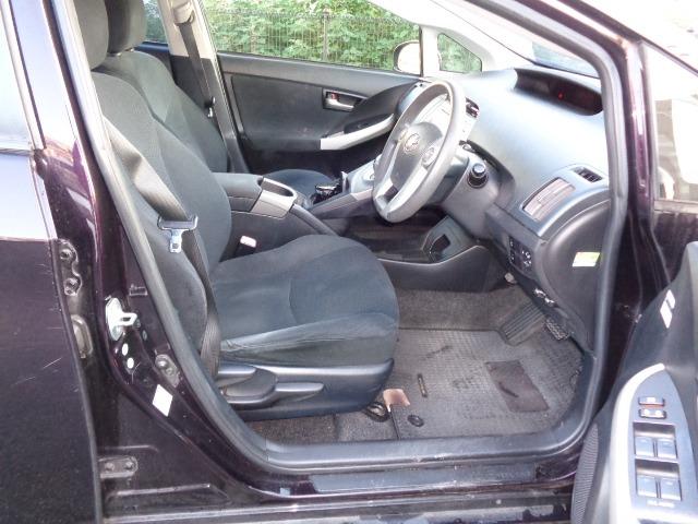 プリウス Ｓ　検Ｒ８／３　ＨＶバッテリー交換済　ＣＤ　ＤＶＤ　ＥＴＣ　１セグＴＶ　キーレス　スマートキー　電格ミラー　ＳＤナビ（ＮＳＺＴ－Ｗ６１Ｇ）　バックカメラ　ＬＥＤライト　フォグ　ＢＴオーディオ（9枚目）