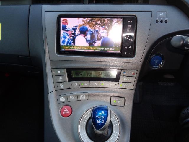 プリウス Ｓ　検Ｒ８／３　ＨＶバッテリー交換済　ＣＤ　ＤＶＤ　ＥＴＣ　１セグＴＶ　キーレス　スマートキー　電格ミラー　ＳＤナビ（ＮＳＺＴ－Ｗ６１Ｇ）　バックカメラ　ＬＥＤライト　フォグ　ＢＴオーディオ（15枚目）