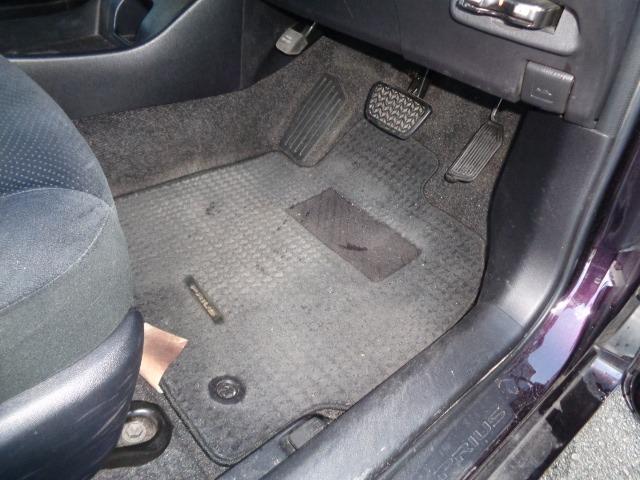 プリウス Ｓ　検Ｒ８／３　ＨＶバッテリー交換済　ＣＤ　ＤＶＤ　ＥＴＣ　１セグＴＶ　キーレス　スマートキー　電格ミラー　ＳＤナビ（ＮＳＺＴ－Ｗ６１Ｇ）　バックカメラ　ＬＥＤライト　フォグ　ＢＴオーディオ（29枚目）