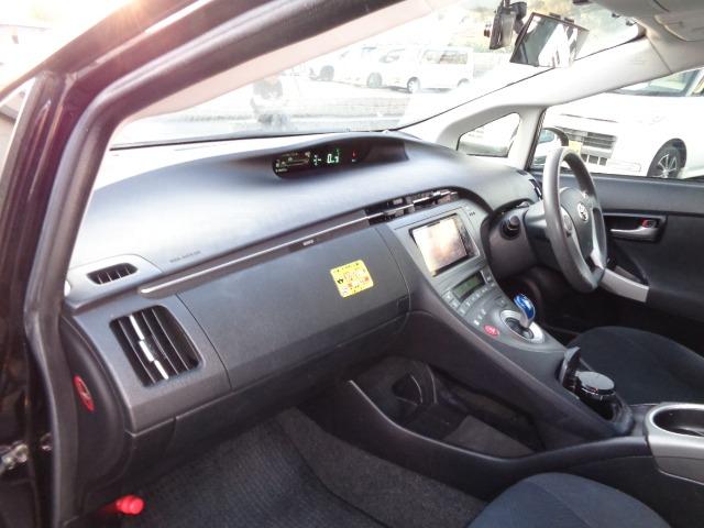 プリウス Ｓ　検Ｒ８／３　ＨＶバッテリー交換済　ＣＤ　ＤＶＤ　ＥＴＣ　１セグＴＶ　キーレス　スマートキー　電格ミラー　ＳＤナビ（ＮＳＺＴ－Ｗ６１Ｇ）　バックカメラ　ＬＥＤライト　フォグ　ＢＴオーディオ（33枚目）